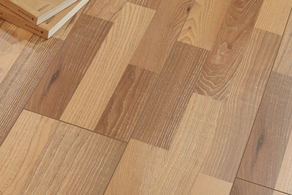Small Embossed Surface 1217*197*8mm/12mm Laminate Flooring (LD8817)